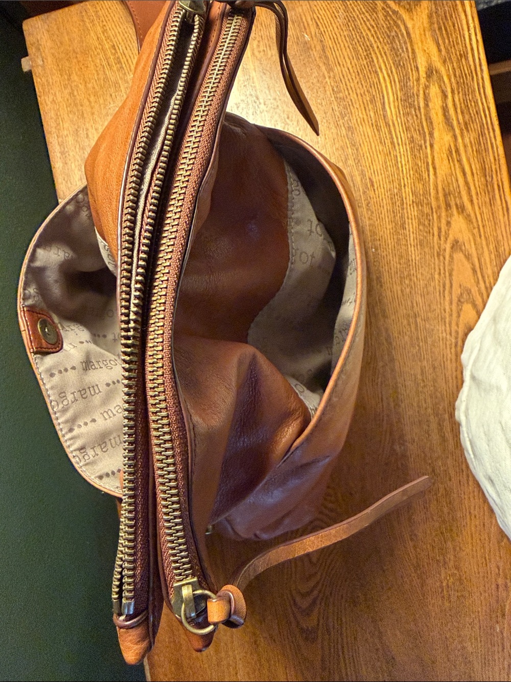 Margot New York Brown
Leather Hobo Tote Bag Purse
CrossBody Strap Pockets - Picture 6 of 7